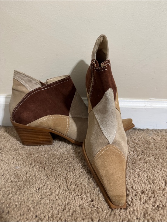 Shoes - 90's To The Maxx Patchwork Suede Ankle Boots Tan & Brown size 7.5 Western Rodeo